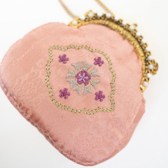 Vintage Coral Pink Coin Purse, Rococo Style, 1990's Tiny Handbag for Change - Picture 2 of 12